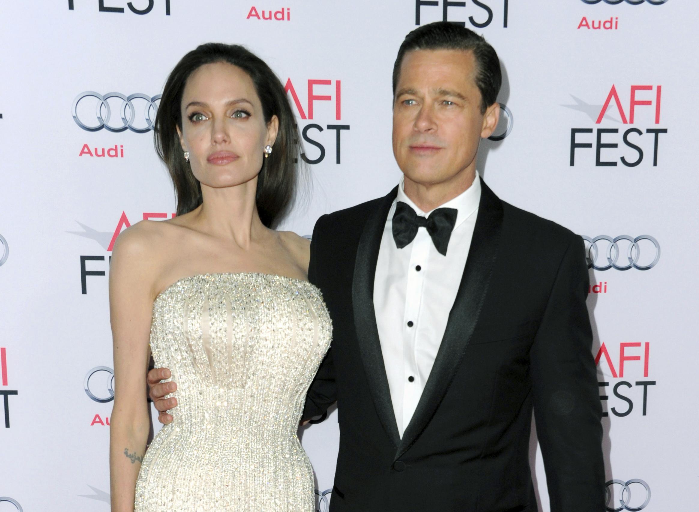 Брэд Питт и Анджелина Джоли   достигли временного соглашения о содержании своих шестерых детей   ,